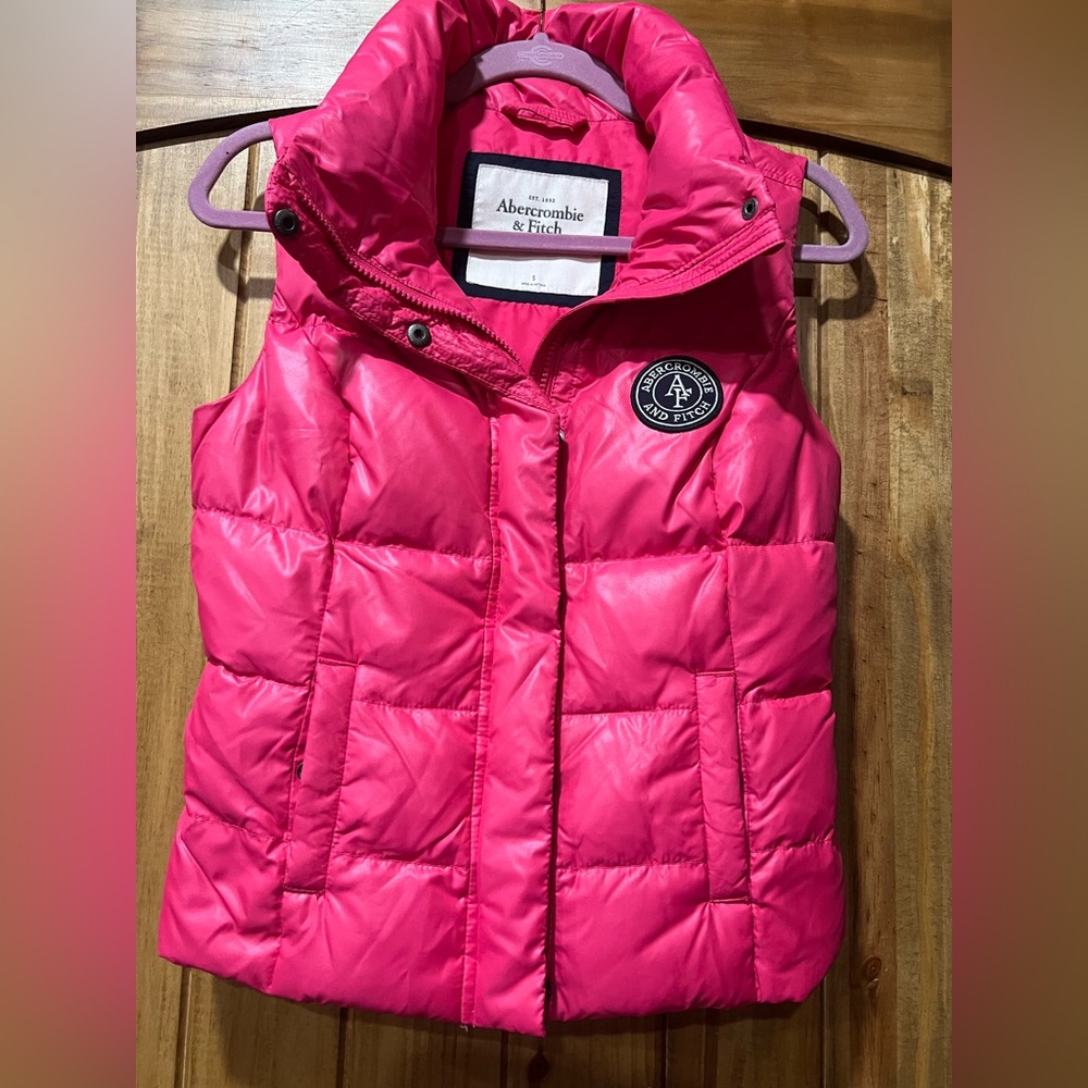 Abercrombie & Fitch Bright Pink Puffer Vest - Picture 2 of 5